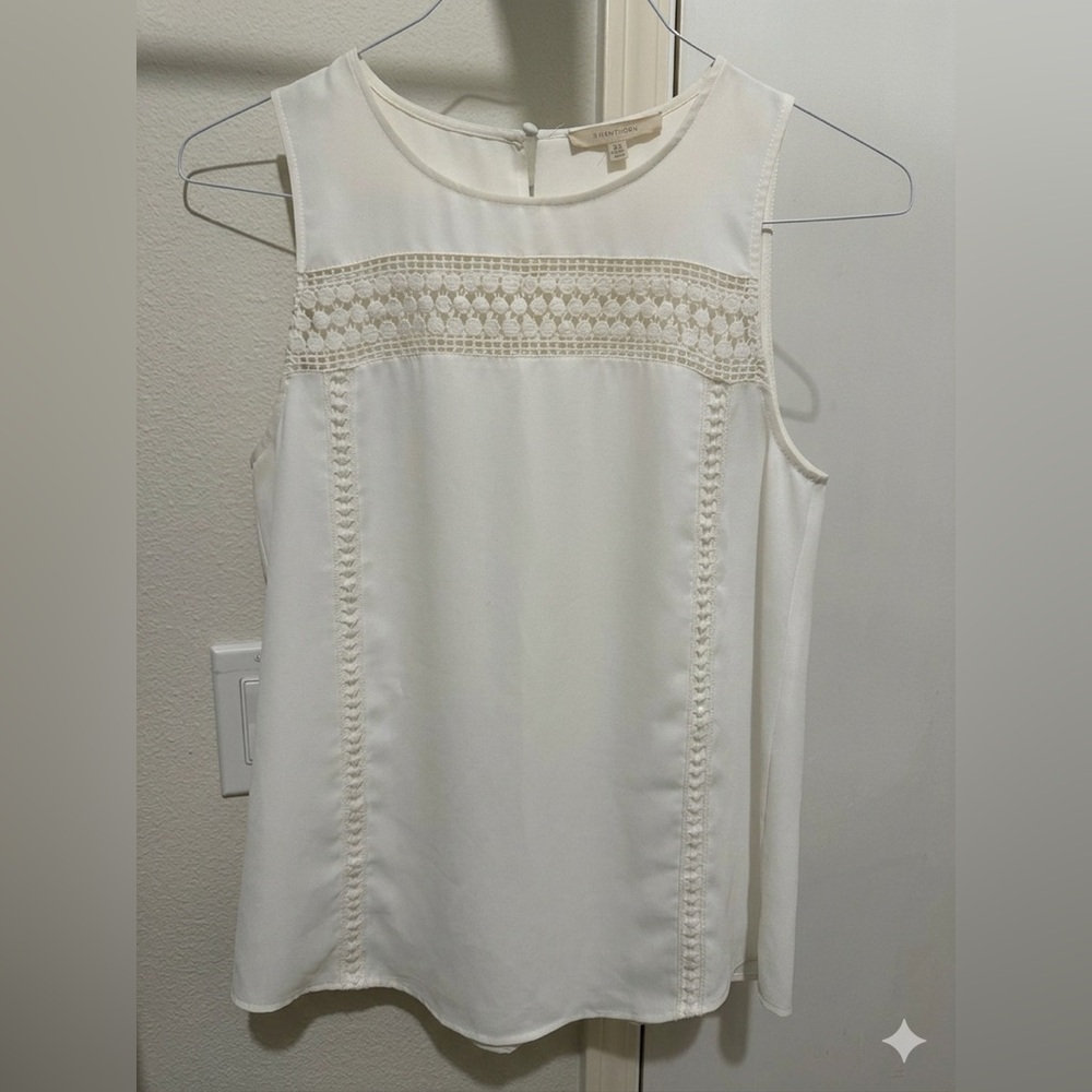 41 Hawthorn White Sleeveless Crochet-Trim Tank